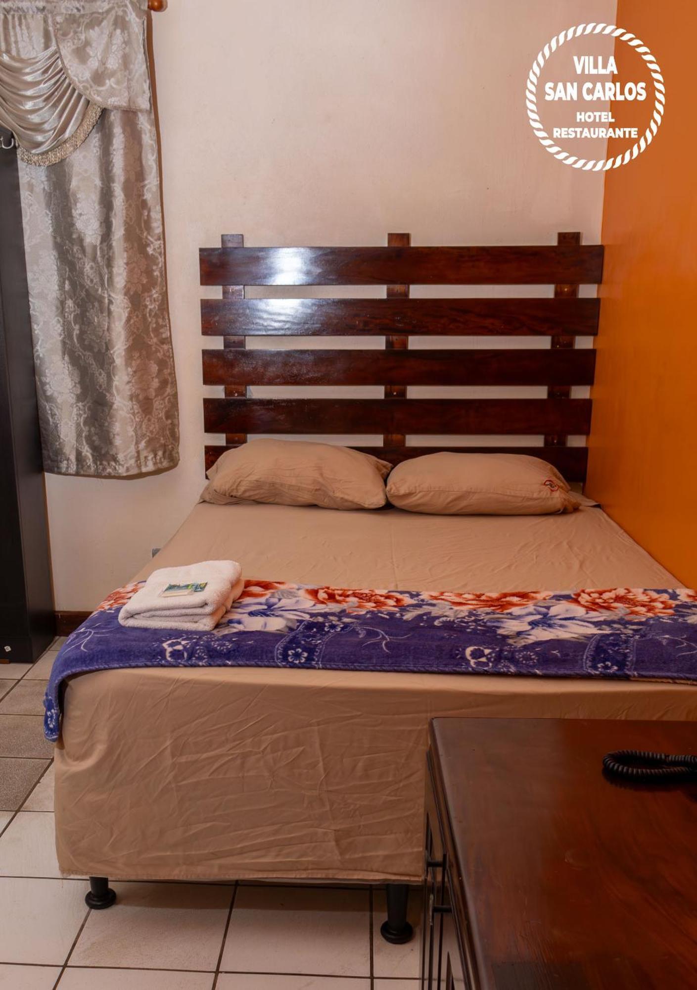 Villa San Carlos Retalhuleu Esterno foto