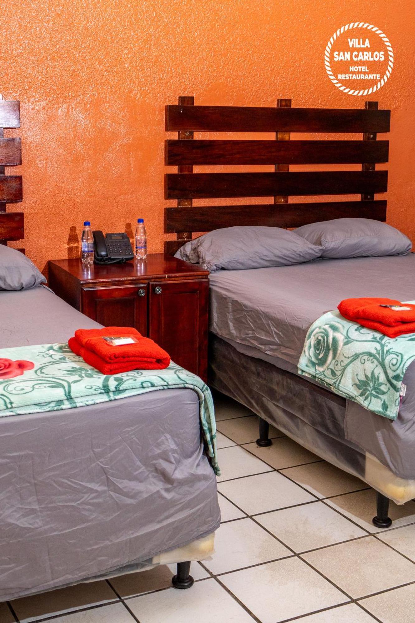 Villa San Carlos Retalhuleu Esterno foto