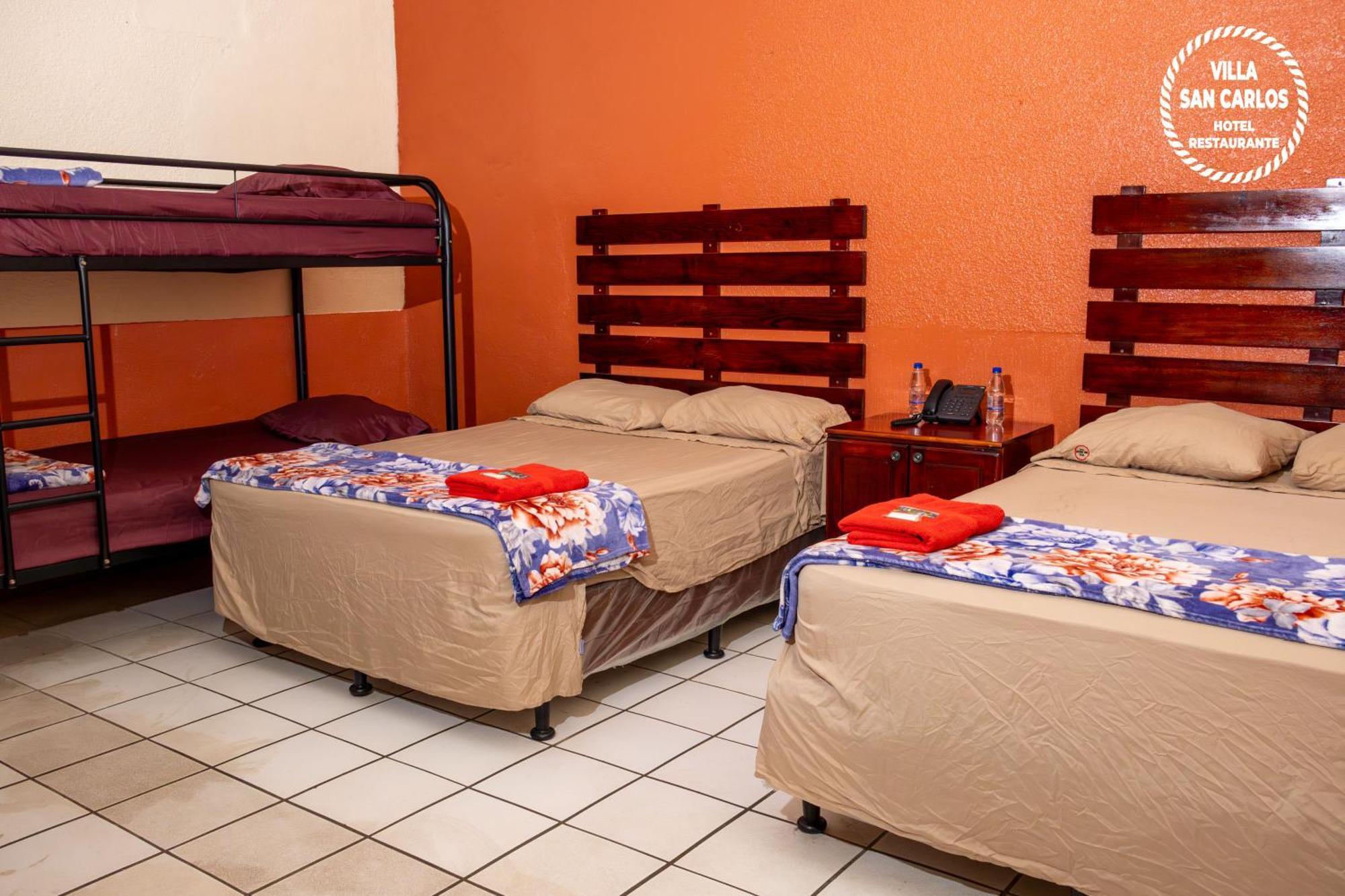 Villa San Carlos Retalhuleu Esterno foto