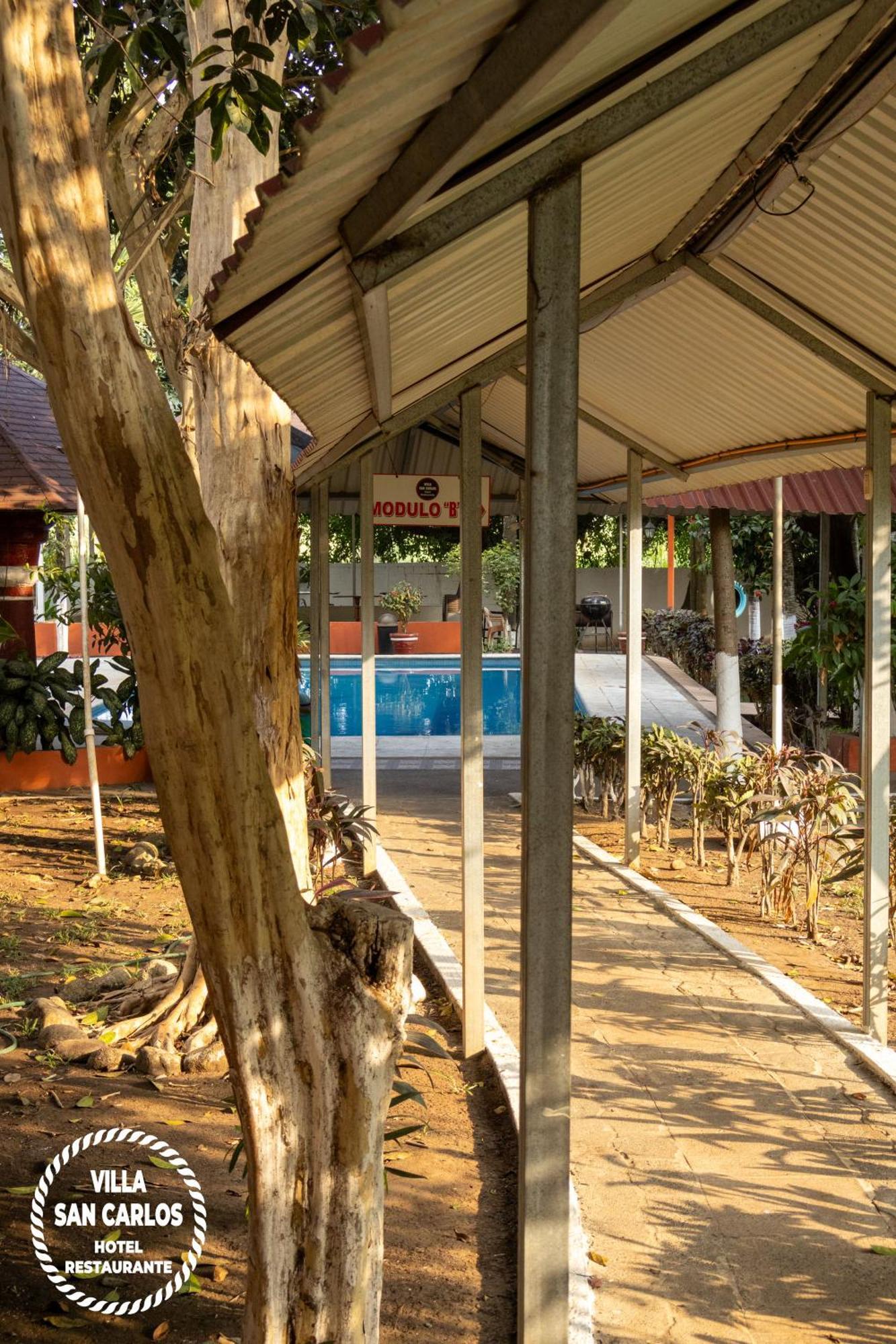 Villa San Carlos Retalhuleu Esterno foto