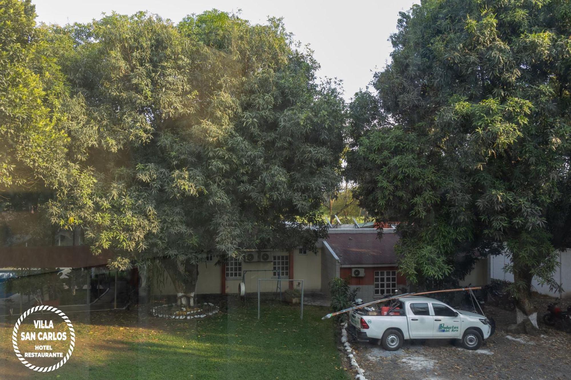 Villa San Carlos Retalhuleu Esterno foto